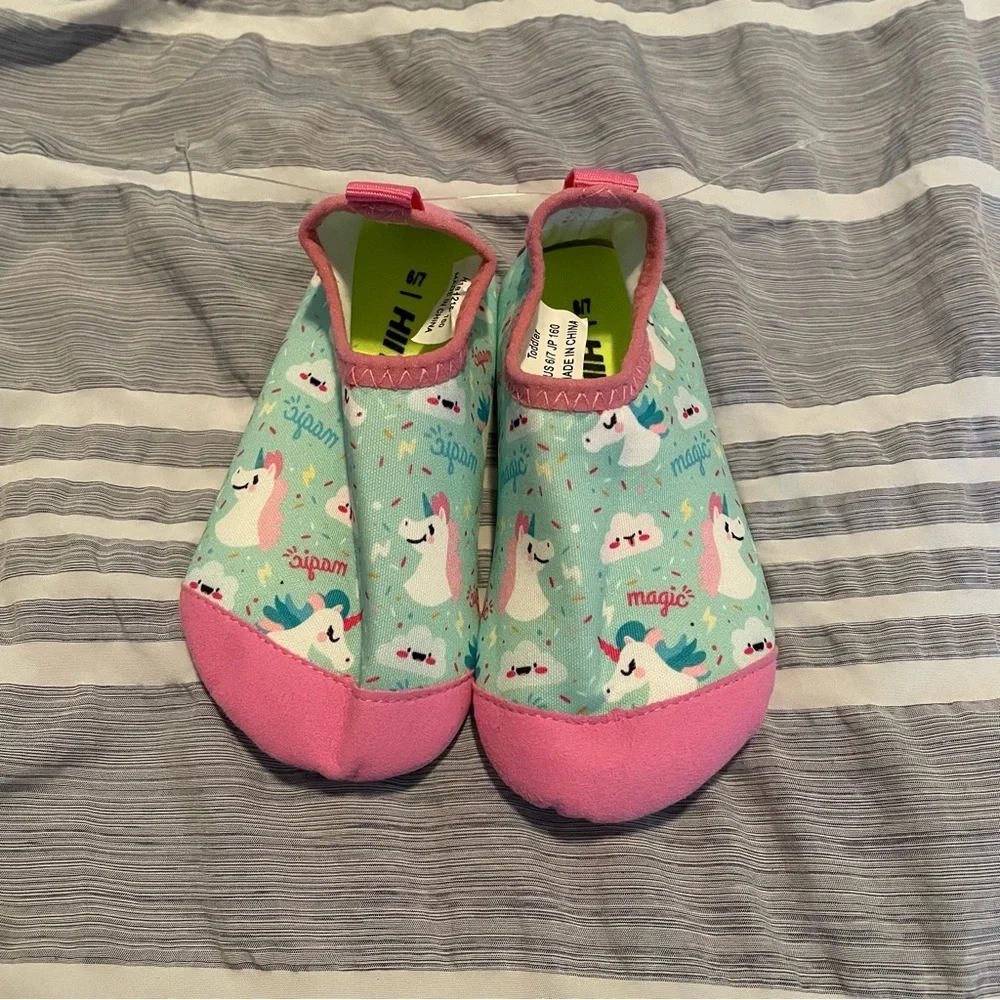 HIITAVE Toddler New Mint/Pink/Unicorn water‎ shoes. Size 6-7, brand new. No tags